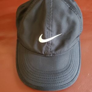 Nike Featherlight Dri-Fit Hat
